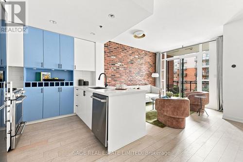 435 - 88 Colgate Avenue, Toronto, ON - Indoor Photo Showing Kitchen