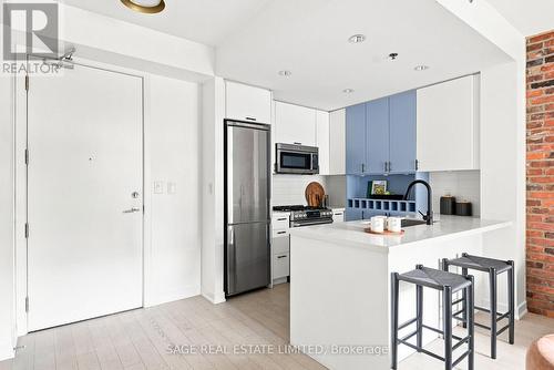 435 - 88 Colgate Avenue, Toronto, ON - Indoor Photo Showing Kitchen
