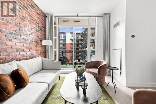435 - 88 Colgate Avenue, Toronto, ON - Indoor Photo Showing Living Room