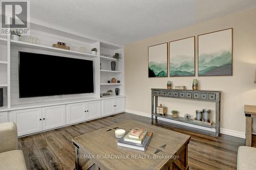 1505 7Th Line, Beckwith, ON - Indoor Photo Showing Living Room