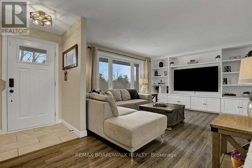 1505 7Th Line, Beckwith, ON - Indoor Photo Showing Living Room