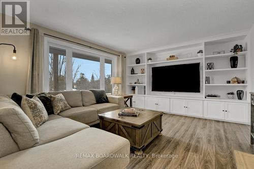 1505 7Th Line, Beckwith, ON - Indoor Photo Showing Living Room
