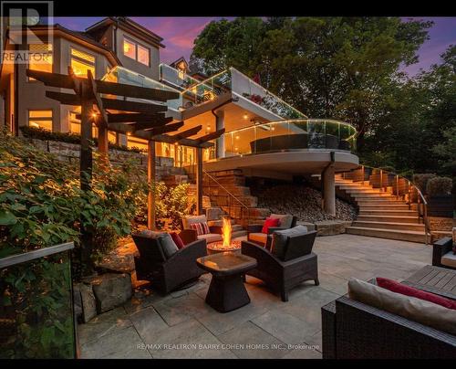 11 Ormsby Crescent, Toronto, ON - Outdoor