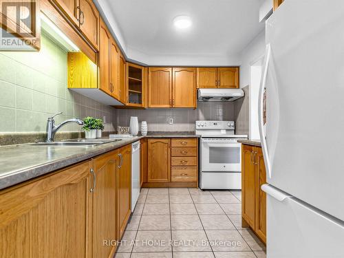 81 Briarcrest Drive, Markham, ON - Indoor Photo Showing Kitchen