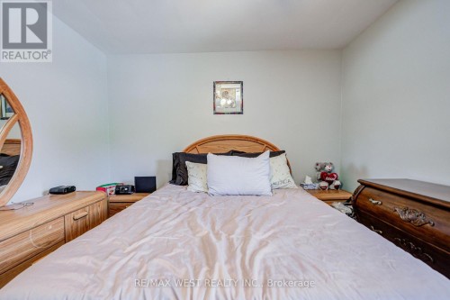 65 Ridge Point Crescent, Toronto, ON 