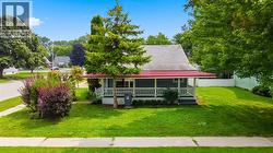 641 MAPLE AVENUE Sarnia, ON N7T 4H7