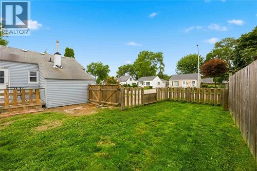 641 Maple Avenue, Sarnia, ON - Outdoor