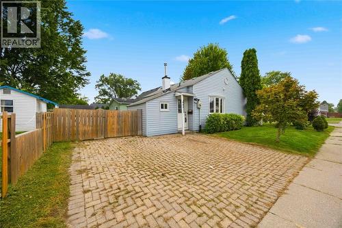 641 Maple Avenue, Sarnia, ON - Outdoor