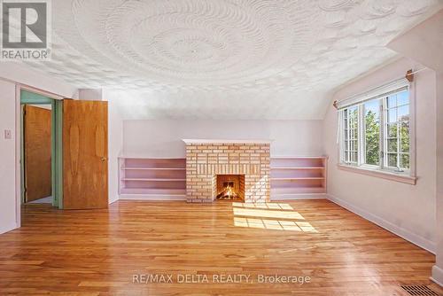 352 Lacasse Avenue, Ottawa, ON - Indoor With Fireplace