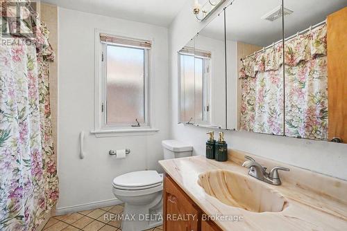 352 Lacasse Avenue, Ottawa, ON - Indoor Photo Showing Bathroom