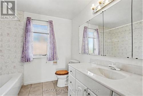 352 Lacasse Avenue, Ottawa, ON - Indoor Photo Showing Bathroom