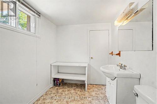 352 Lacasse Avenue, Ottawa, ON - Indoor Photo Showing Bathroom