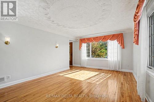 352 Lacasse Avenue, Ottawa, ON - Indoor