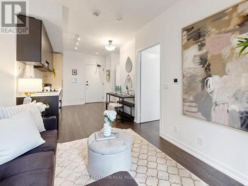 2807 - 55 Mercer Street, Toronto, ON - Indoor Photo Showing Living Room