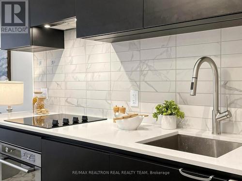 2807 - 55 Mercer Street, Toronto, ON - Indoor Photo Showing Kitchen
