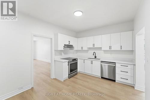 522 Cannon Street E, Hamilton, ON - Indoor Photo Showing Kitchen