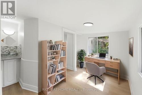522 Cannon Street E, Hamilton, ON - Indoor Photo Showing Office