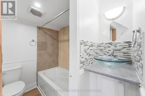 522 Cannon Street E, Hamilton, ON - Indoor Photo Showing Bathroom