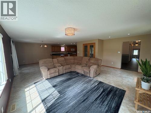 511 Road Avenue E, Langenburg, SK - Indoor Photo Showing Living Room