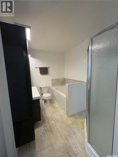 511 Road Avenue E, Langenburg, SK - Indoor Photo Showing Bathroom