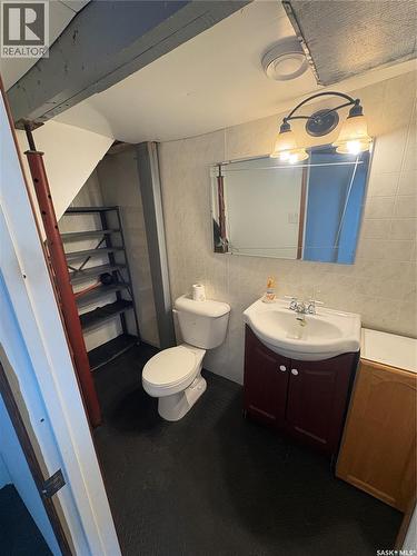 511 Road Avenue E, Langenburg, SK - Indoor Photo Showing Bathroom