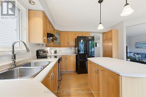 116 Springcreek Crescent, Ottawa, ON - Indoor Photo Showing Kitchen With Double Sink