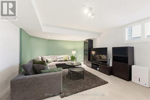 116 Springcreek Crescent, Ottawa, ON - Indoor Photo Showing Living Room