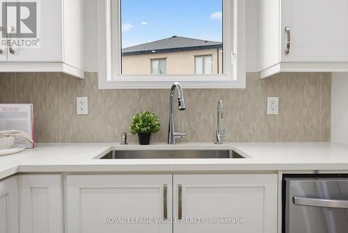6 Milt Schmidt Street, Kitchener, ON - Indoor Photo Showing Kitchen