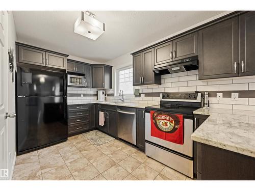 12425 111 Av Nw, Edmonton, AB - Indoor Photo Showing Kitchen