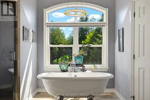 562 Pennycross Lane, Ottawa, ON - Indoor Photo Showing Bathroom