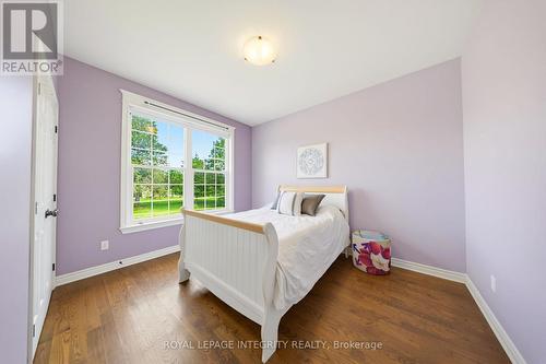 562 Pennycross Lane, Ottawa, ON - Indoor Photo Showing Bedroom