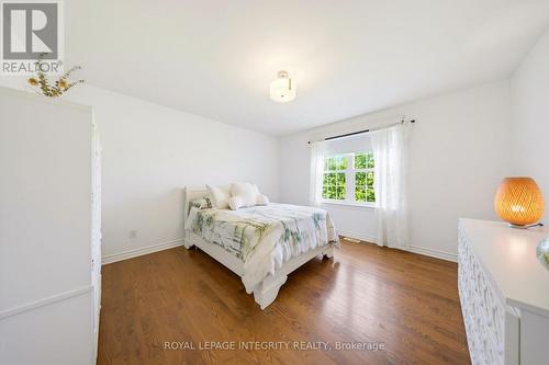 562 Pennycross Lane, Ottawa, ON - Indoor Photo Showing Bedroom