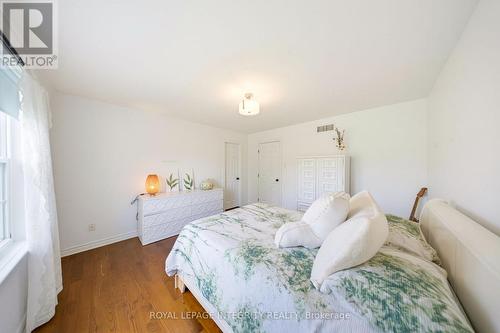 562 Pennycross Lane, Ottawa, ON - Indoor Photo Showing Bedroom