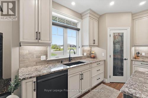 63 Hiddenvalley Drive, Belleville (Thurlow Ward), ON - Indoor Photo Showing Kitchen With Double Sink