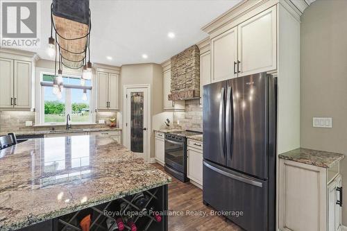 63 Hiddenvalley Drive, Belleville (Thurlow Ward), ON - Indoor Photo Showing Kitchen With Upgraded Kitchen