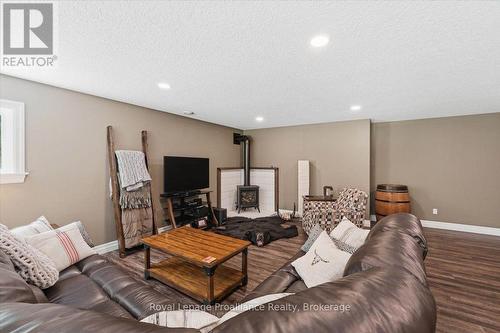 63 Hiddenvalley Drive, Belleville (Thurlow Ward), ON - Indoor Photo Showing Living Room With Fireplace