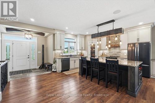 63 Hiddenvalley Drive, Belleville (Thurlow Ward), ON - Indoor Photo Showing Kitchen With Upgraded Kitchen