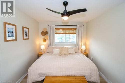 127 Cleary Avenue, Dunnville, ON - Indoor Photo Showing Bedroom