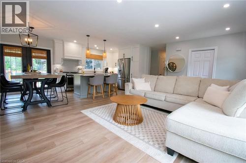 127 Cleary Avenue, Dunnville, ON - Indoor Photo Showing Living Room