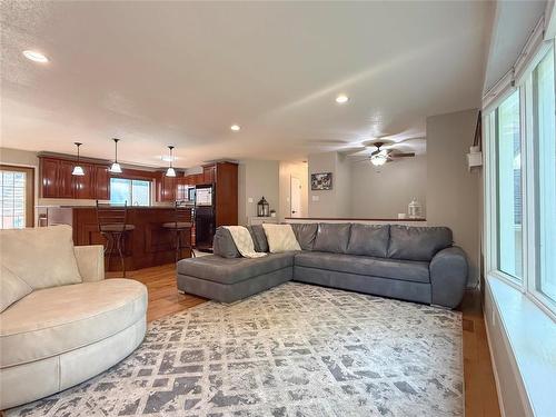 Spacious Living Room - 115 Mcvicar Crescent, Brandon, MB - Indoor Photo Showing Living Room