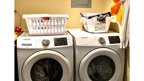 7957 Kincade Road, Kimberley, BC - Indoor Photo Showing Laundry Room