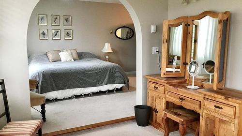 7957 Kincade Road, Kimberley, BC - Indoor Photo Showing Bedroom