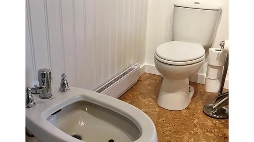 7957 Kincade Road, Kimberley, BC - Indoor Photo Showing Bathroom