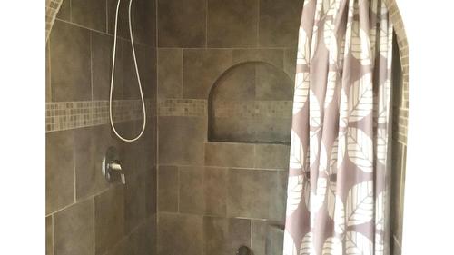 7957 Kincade Road, Kimberley, BC - Indoor Photo Showing Bathroom