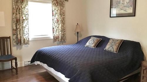 7957 Kincade Road, Kimberley, BC - Indoor Photo Showing Bedroom