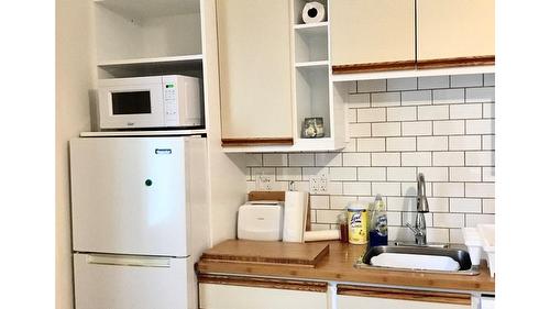 7957 Kincade Road, Kimberley, BC - Indoor Photo Showing Kitchen