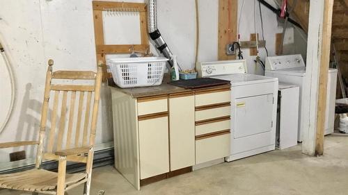 7957 Kincade Road, Kimberley, BC - Indoor Photo Showing Laundry Room
