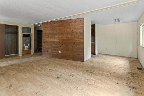 122 Silvercrest Road, Kitchener, BC - Indoor Photo Showing Other Room
