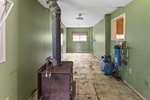 122 Silvercrest Road, Kitchener, BC - Indoor Photo Showing Other Room