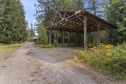 122 Silvercrest Road, Kitchener, BC - Outdoor
